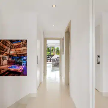 Semi-Detached villa with panoramic mountain views in La Meridiana, Marbella Golden Mile Picture 34