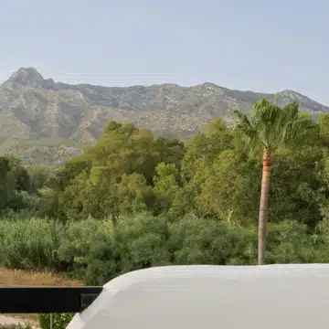 Semi-Detached villa with panoramic mountain views in La Meridiana, Marbella Golden Mile Picture 37