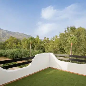 Semi-Detached villa with panoramic mountain views in La Meridiana, Marbella Golden Mile Picture 53