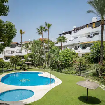 Semi-Detached villa with panoramic mountain views in La Meridiana, Marbella Golden Mile Picture 74