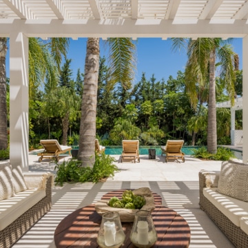 Luxury villa with contemporary architecture and beautiful interiors in the heart of Las Brisas, Nueva Andalucia Picture 2