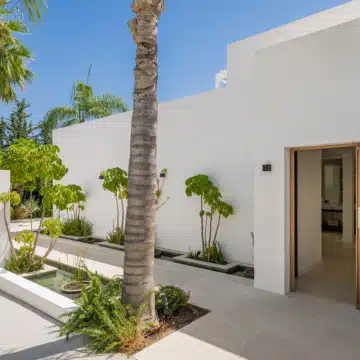 Luxury villa with contemporary architecture and beautiful interiors in the heart of Las Brisas, Nueva Andalucia Picture 22