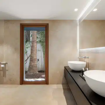 Luxury villa with contemporary architecture and beautiful interiors in the heart of Las Brisas, Nueva Andalucia Picture 12