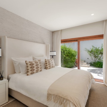 Luxury villa with contemporary architecture and beautiful interiors in the heart of Las Brisas, Nueva Andalucia Picture 3