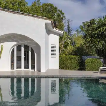 Frontline golf single-level luxury villa in Guadalmina Alta, San Pedro de Alcantara Picture 2