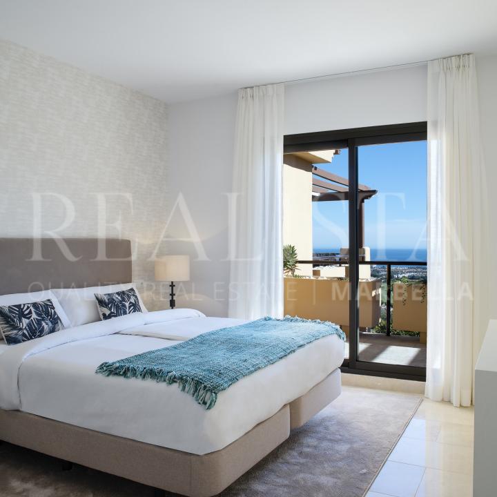 Apartments with stunning sea views in La Alqueria, Benahavis Picture 23