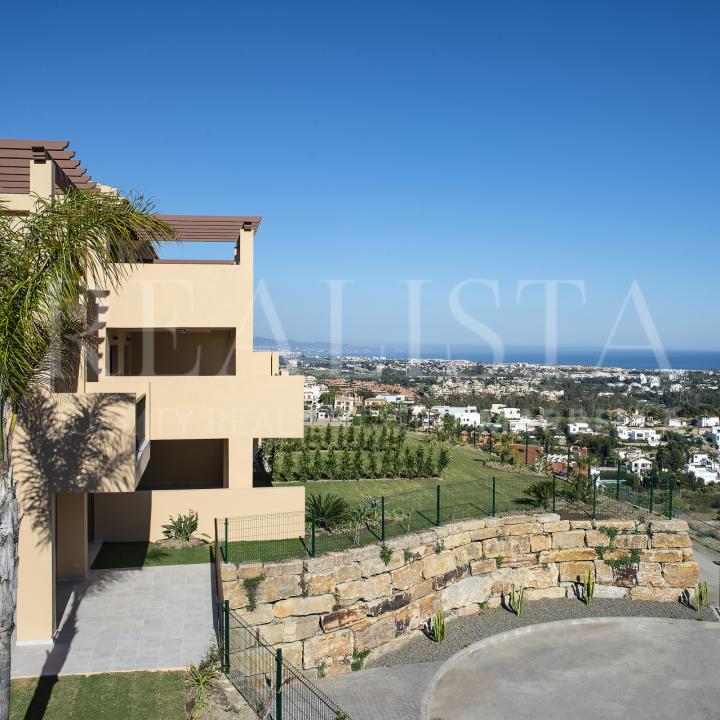 Apartments with stunning sea views in La Alqueria, Benahavis Picture 42