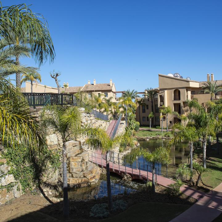 Apartments with stunning sea views in La Alqueria, Benahavis Picture 10