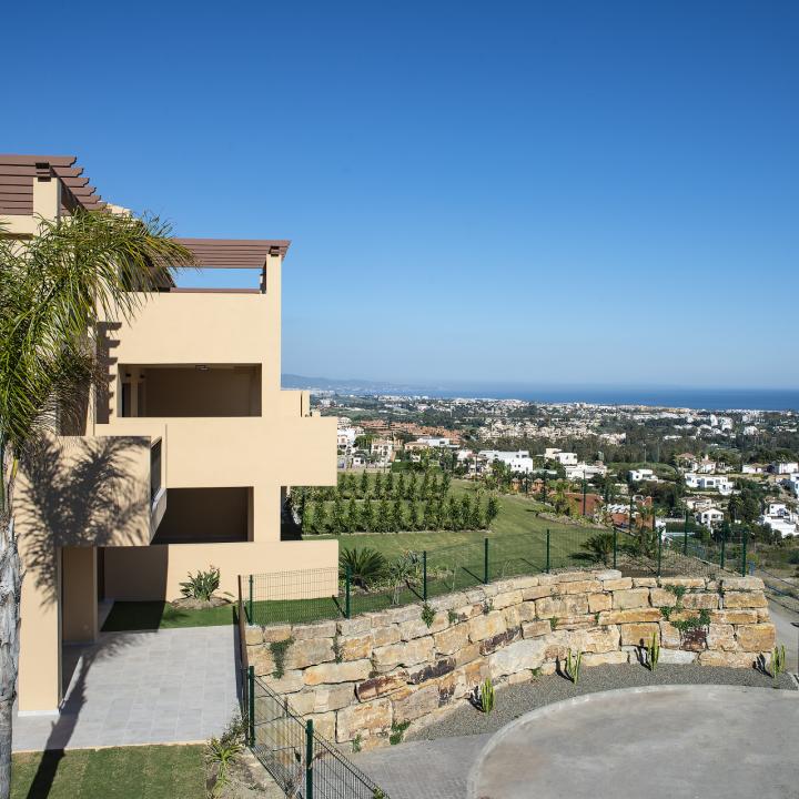 Apartments with stunning sea views in La Alqueria, Benahavis Picture 42