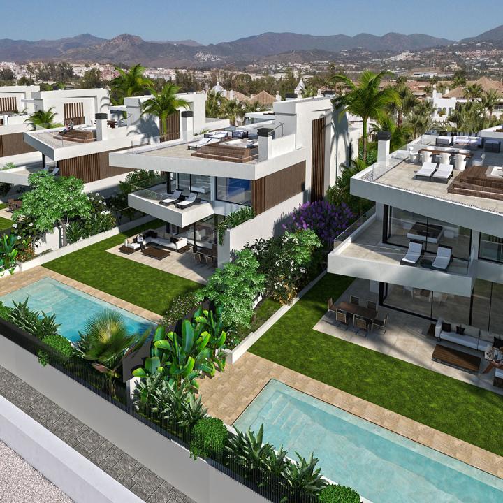 5 New Villas at Puerto Banús Beach Picture