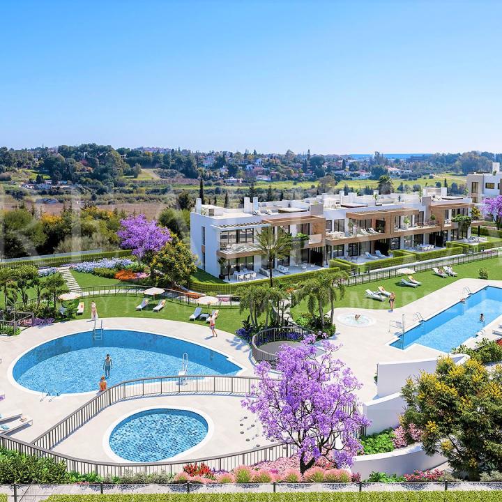 Luxury 2 and 3 bedroom apartments and penthouses in prestigious Atalaya Picture 3