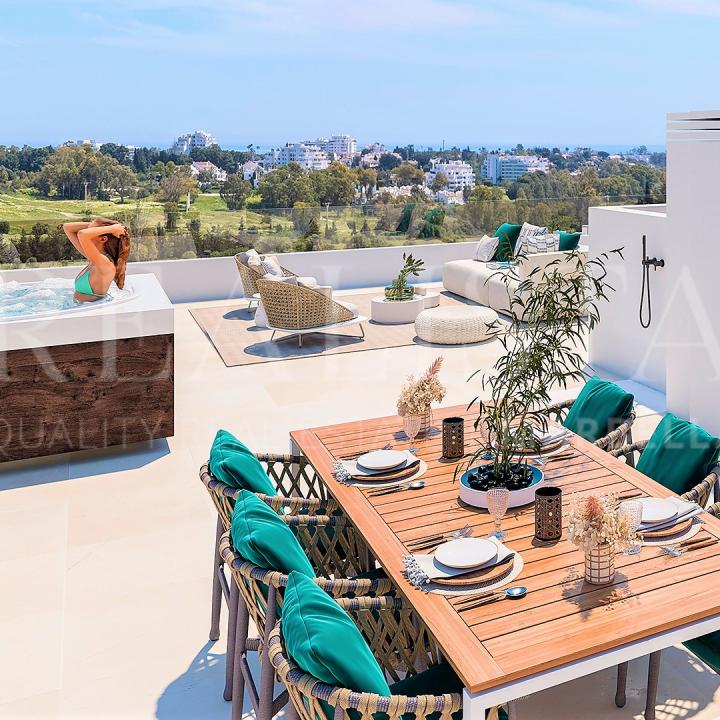 Luxury 2 and 3 bedroom apartments and penthouses in prestigious Atalaya Picture 6