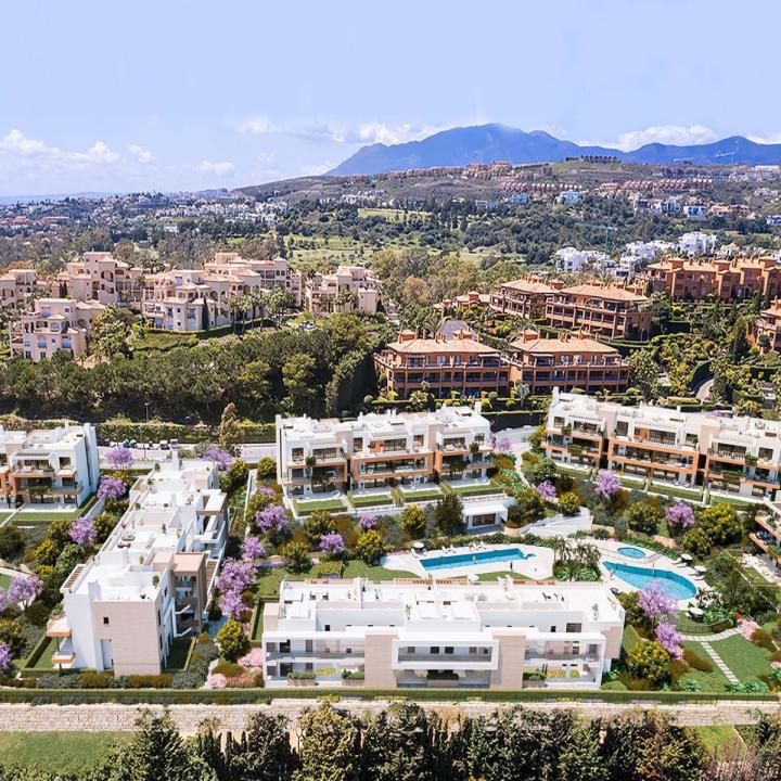 Luxury 2 and 3 bedroom apartments and penthouses in prestigious Atalaya Picture 1