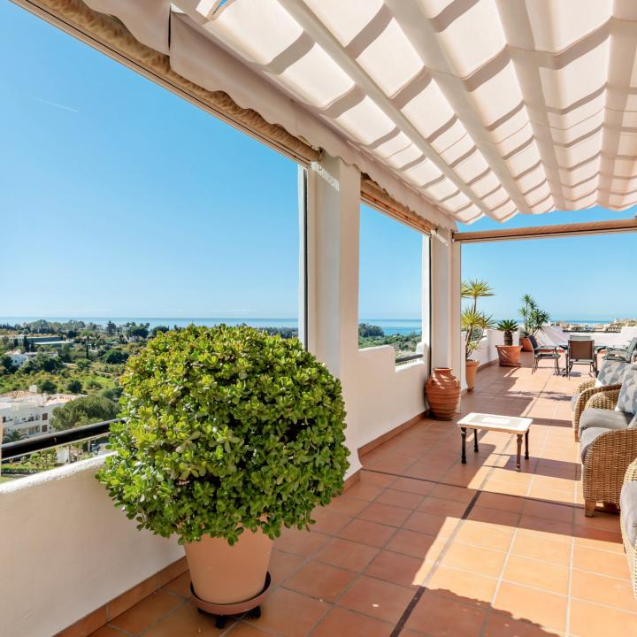 Beautiful 3 bedroom duplex penthouse with sea views for sale in Selwo, Estepona New Golden Mile Picture