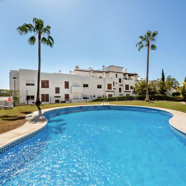 Beautiful 3 bedroom duplex penthouse with sea views for sale in Selwo, Estepona New Golden Mile Picture 18