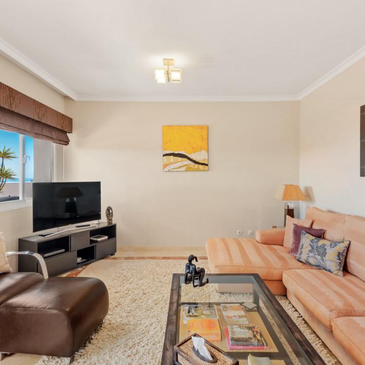 Beautiful 3 bedroom duplex penthouse with sea views for sale in Selwo, Estepona New Golden Mile Picture 19