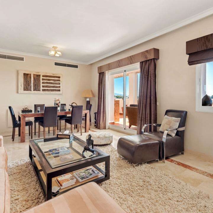 Beautiful 3 bedroom duplex penthouse with sea views for sale in Selwo, Estepona New Golden Mile Picture 20