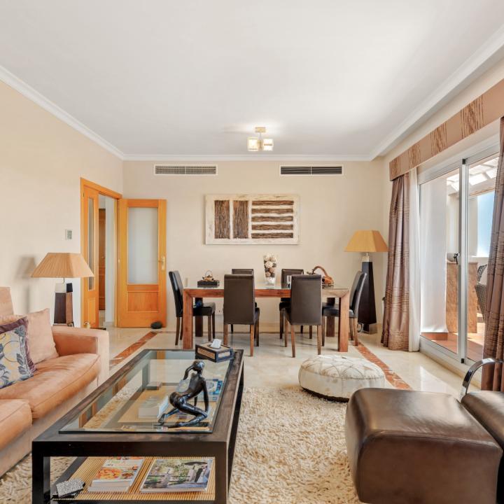 Beautiful 3 bedroom duplex penthouse with sea views for sale in Selwo, Estepona New Golden Mile Picture 4