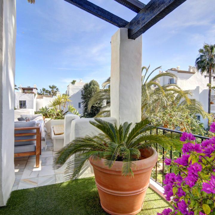 Presenting a Luxurious Beachside 2-Bedroom Duplex Penthouse for sale in Alcazaba Beach, Estepona Picture 16