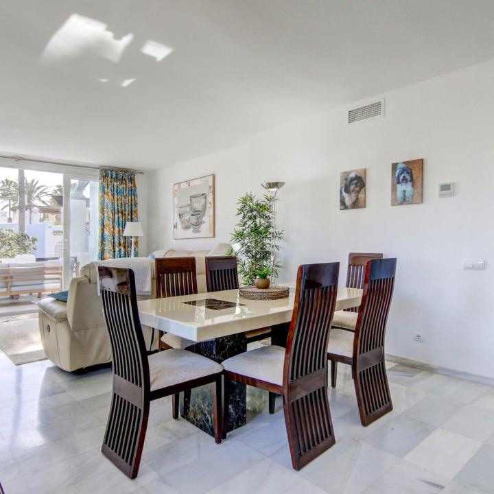 Presenting a Luxurious Beachside 2-Bedroom Duplex Penthouse for sale in Alcazaba Beach, Estepona Picture 8