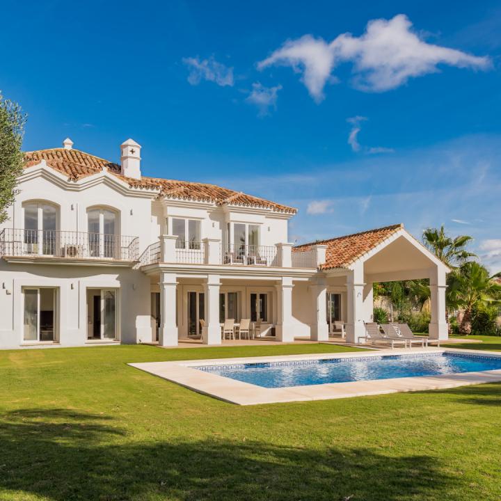 Beautiful 4 bedroom villa for sale with sea views in Marbella Club Golf Resort, Benahavis Picture