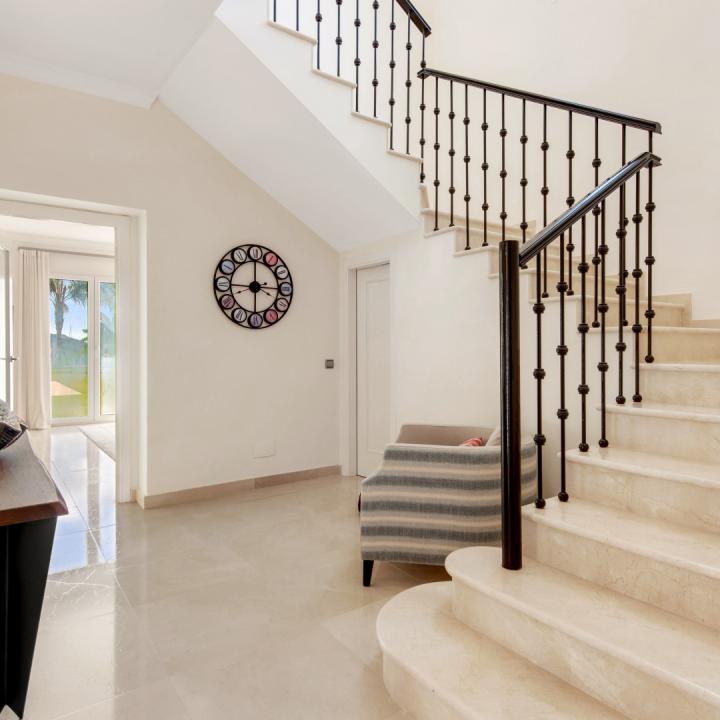 Beautiful 4 bedroom villa for sale with sea views in Marbella Club Golf Resort, Benahavis Picture 11