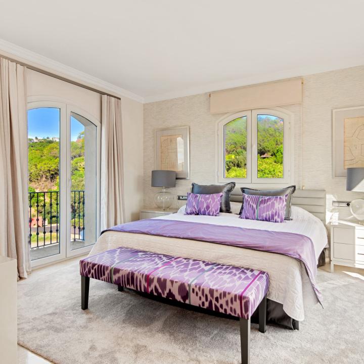 Beautiful 4 bedroom villa for sale with sea views in Marbella Club Golf Resort, Benahavis Picture 16