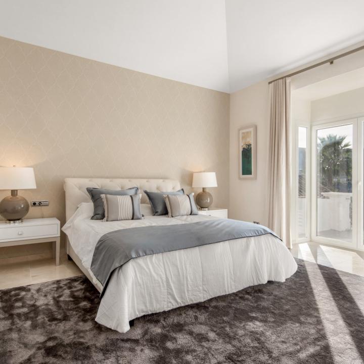 Beautiful 4 bedroom villa for sale with sea views in Marbella Club Golf Resort, Benahavis Picture 17