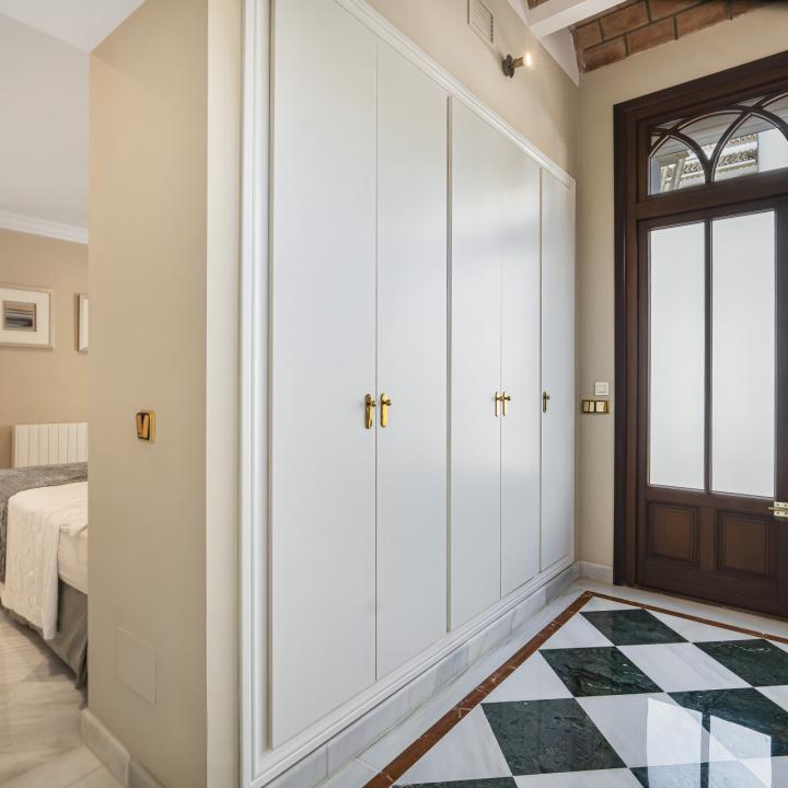 Exclusive three bedroom elevated ground floor apartment in the pretigious gated community, Monte Paraíso, on Marbella’s Golden Mile Picture 34