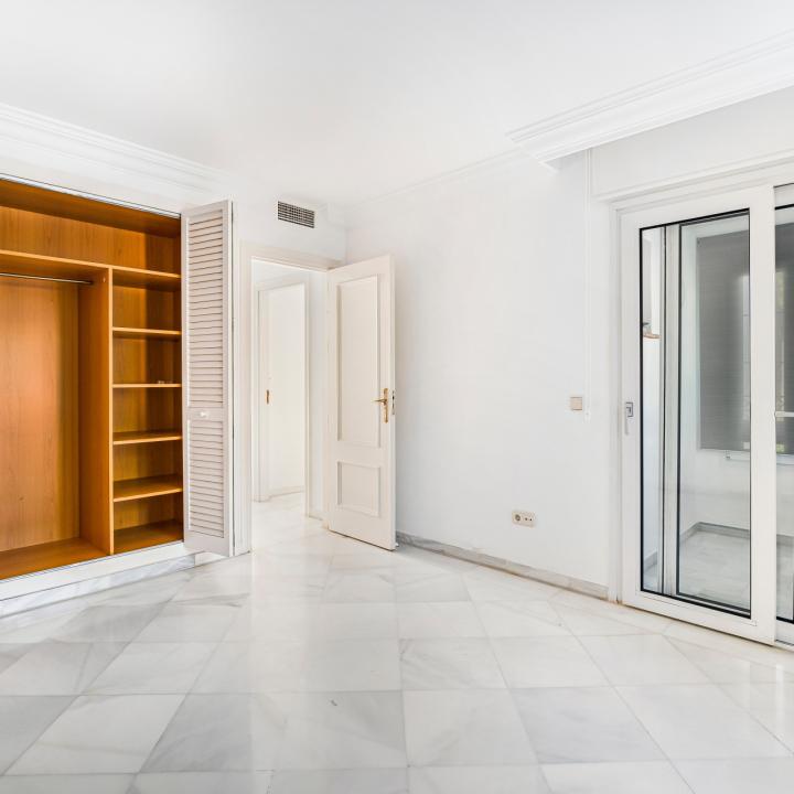 Wonderful three bedroom, south facing, ground floor apartment in Alhambra del Mar, on Marbella´s prestigious Golden Mile Picture 16