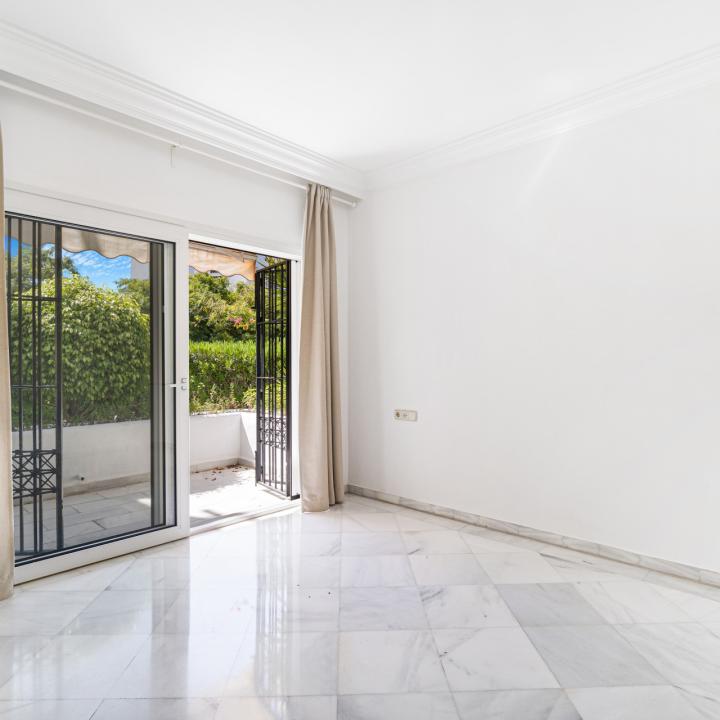 Wonderful three bedroom, south facing, ground floor apartment in Alhambra del Mar, on Marbella´s prestigious Golden Mile Picture 5