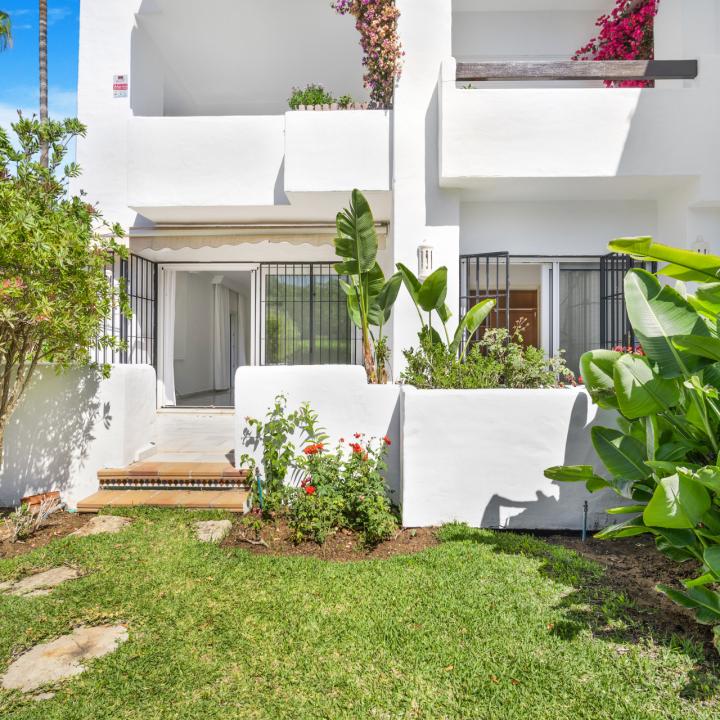 Wonderful three bedroom, south facing, ground floor apartment in Alhambra del Mar, on Marbella´s prestigious Golden Mile Picture 7