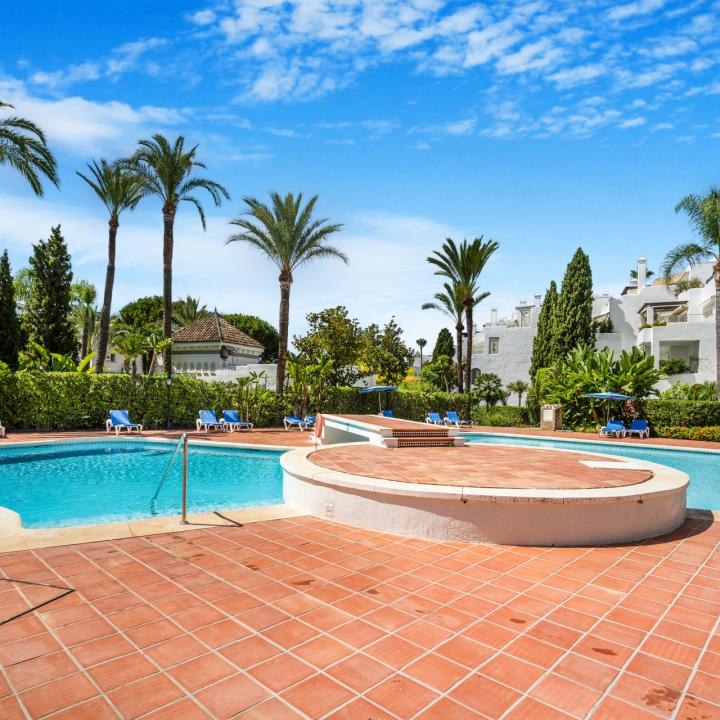 Wonderful three bedroom, south facing, ground floor apartment in Alhambra del Mar, on Marbella´s prestigious Golden Mile Picture 10