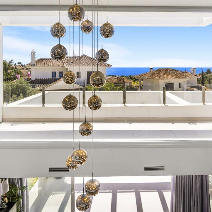Spectacular four bedroom, south facing villa located in Buena Vista, Mijas with stunning sea views Picture 3