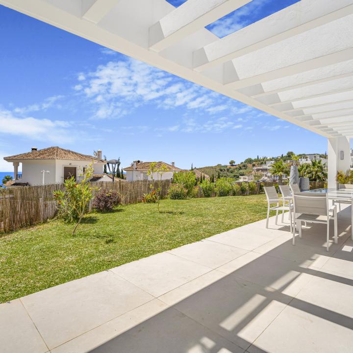 Spectacular four bedroom, south facing villa located in Buena Vista, Mijas with stunning sea views Picture 12