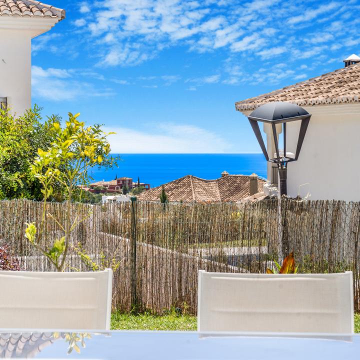 Spectacular four bedroom, south facing villa located in Buena Vista, Mijas with stunning sea views Picture 15