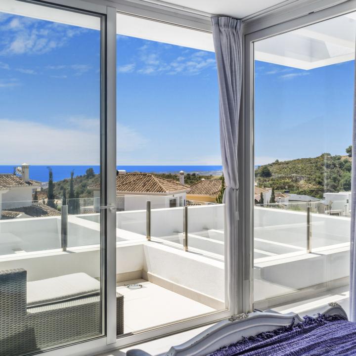 Spectacular four bedroom, south facing villa located in Buena Vista, Mijas with stunning sea views Picture 22