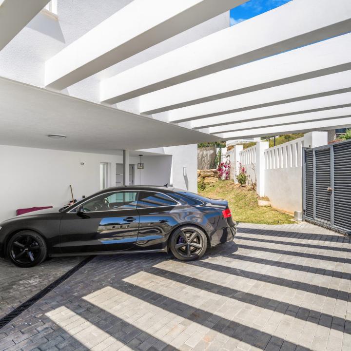 Spectacular four bedroom, south facing villa located in Buena Vista, Mijas with stunning sea views Picture 24