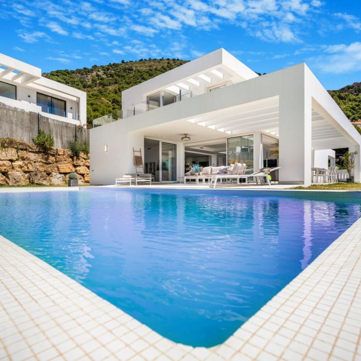 Spectacular four bedroom, south facing villa located in Buena Vista, Mijas with stunning sea views Picture 25