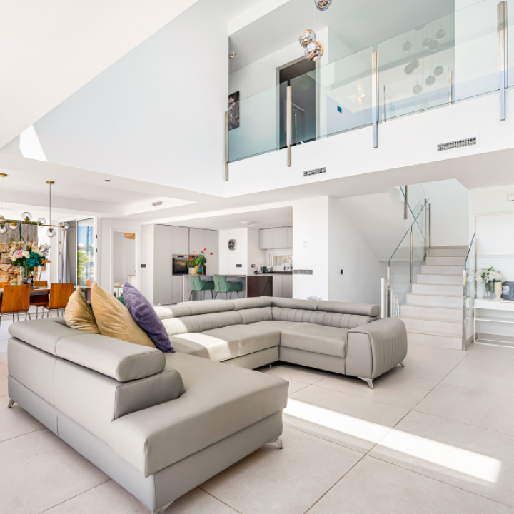 Spectacular four bedroom, south facing villa located in Buena Vista, Mijas with stunning sea views Picture 6
