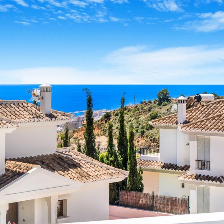 Spectacular four bedroom, south facing villa located in Buena Vista, Mijas with stunning sea views Picture 7
