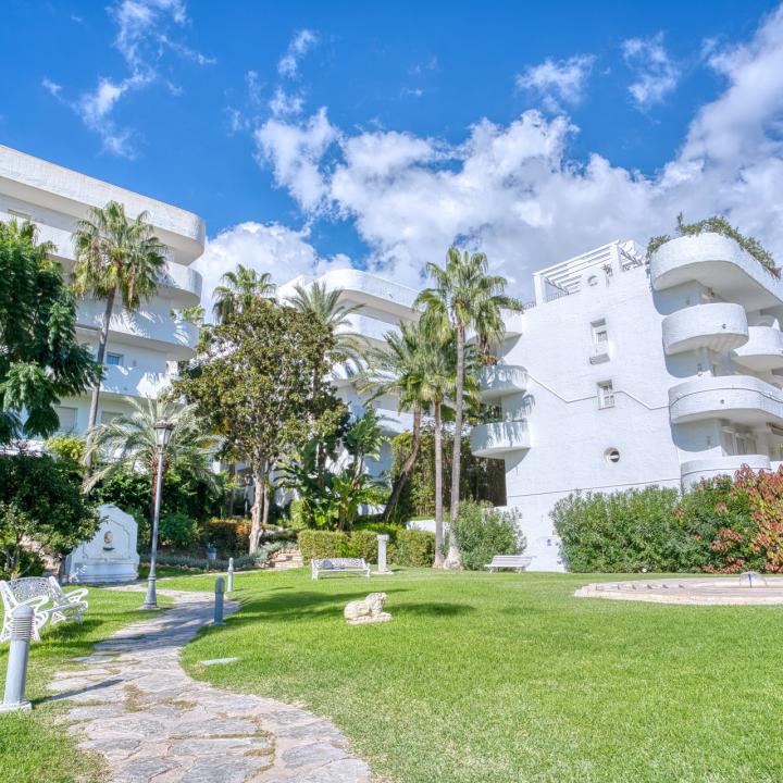 Fully renovated two bedroom, ground floor apartment in the well-known and gated community Marbella Real Picture 26