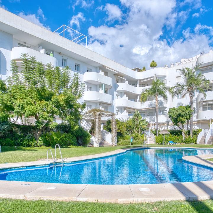 Fully renovated two bedroom, ground floor apartment in the well-known and gated community Marbella Real Picture 7