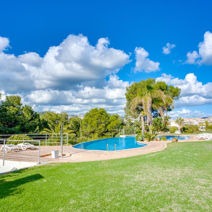 Lovely three-bedroom townhouse in a gated community of Riviera Del Sol Picture 13