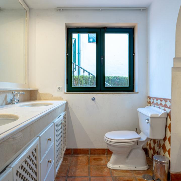 Lovely three-bedroom townhouse in a gated community of Riviera Del Sol Picture 17