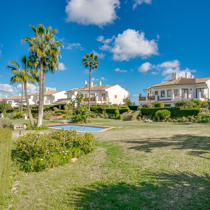 Lovely three-bedroom townhouse in a gated community of Riviera Del Sol Picture 19