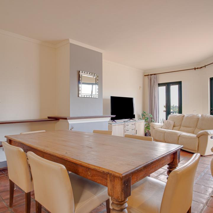 Lovely three-bedroom townhouse in a gated community of Riviera Del Sol Picture 6