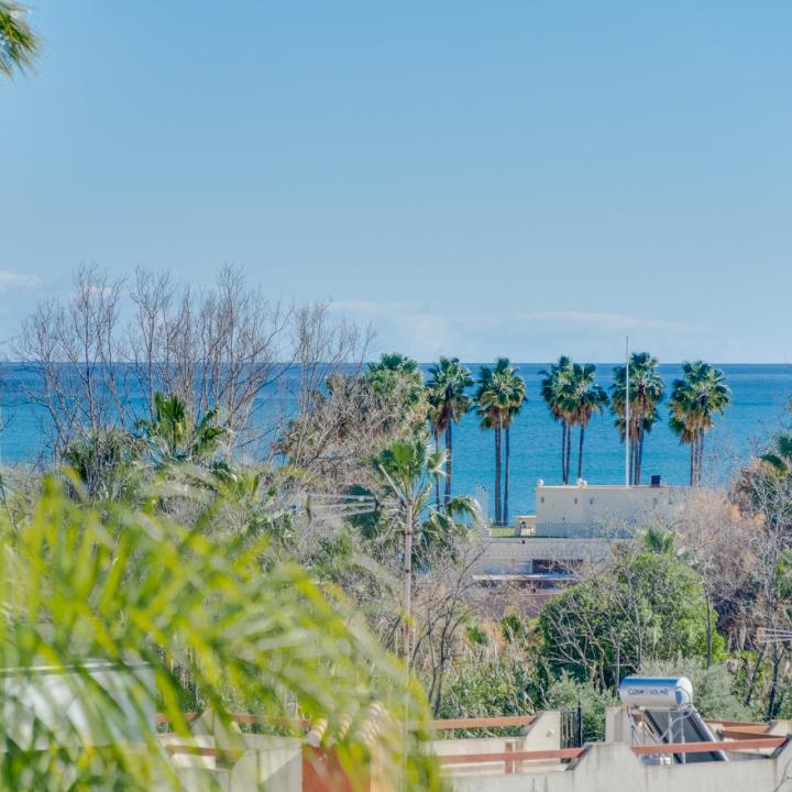 Stunning four bedroom, beachside contemporary style Villa located in Costalita, Estepona Picture 10