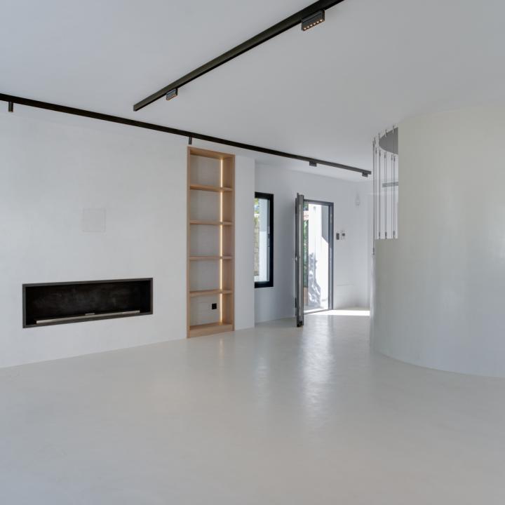 Stunning four bedroom, beachside contemporary style Villa located in Costalita, Estepona Picture 11