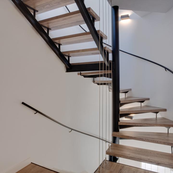 Stunning four bedroom, beachside contemporary style Villa located in Costalita, Estepona Picture 7